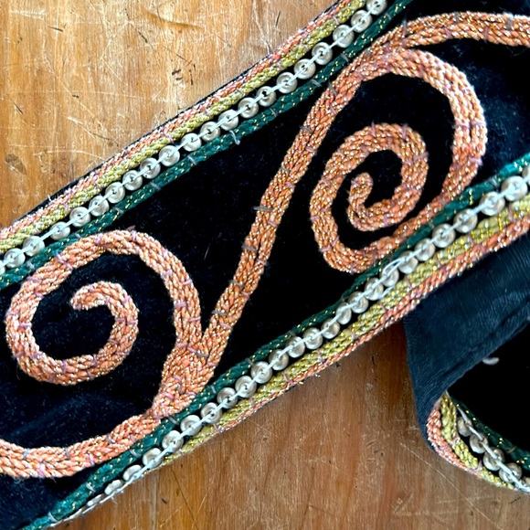 Vintage Burmese Kalaga Tapestry Crossbody Bag - Picture 5 of 13